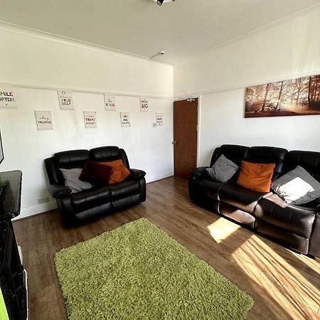 Spacious Holiday Home Near Tube Station - By Starlet Stays Londres Exterior foto